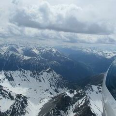 Flugwegposition um 12:50:27: Aufgenommen in der Nähe von Bezirk Inn, Schweiz in 3332 Meter